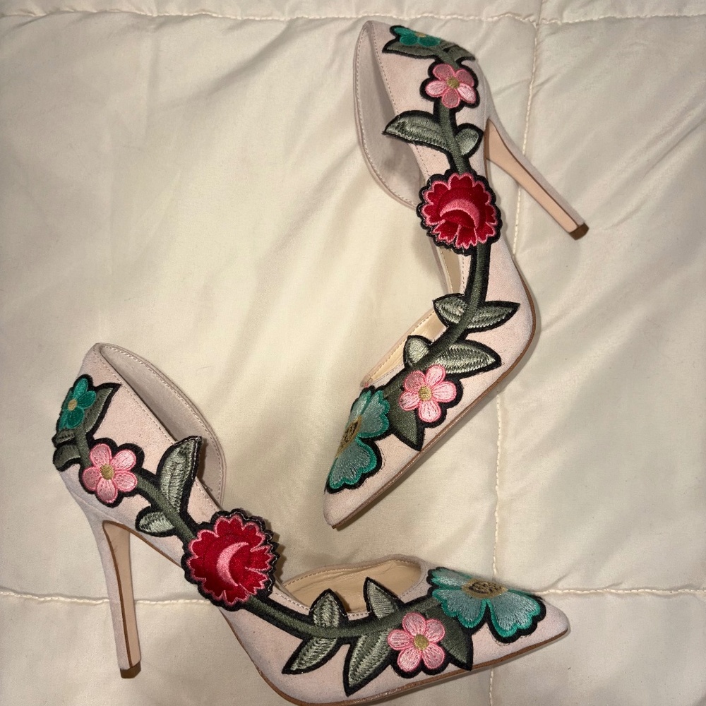 Jessica Simpson floral embroidery heels